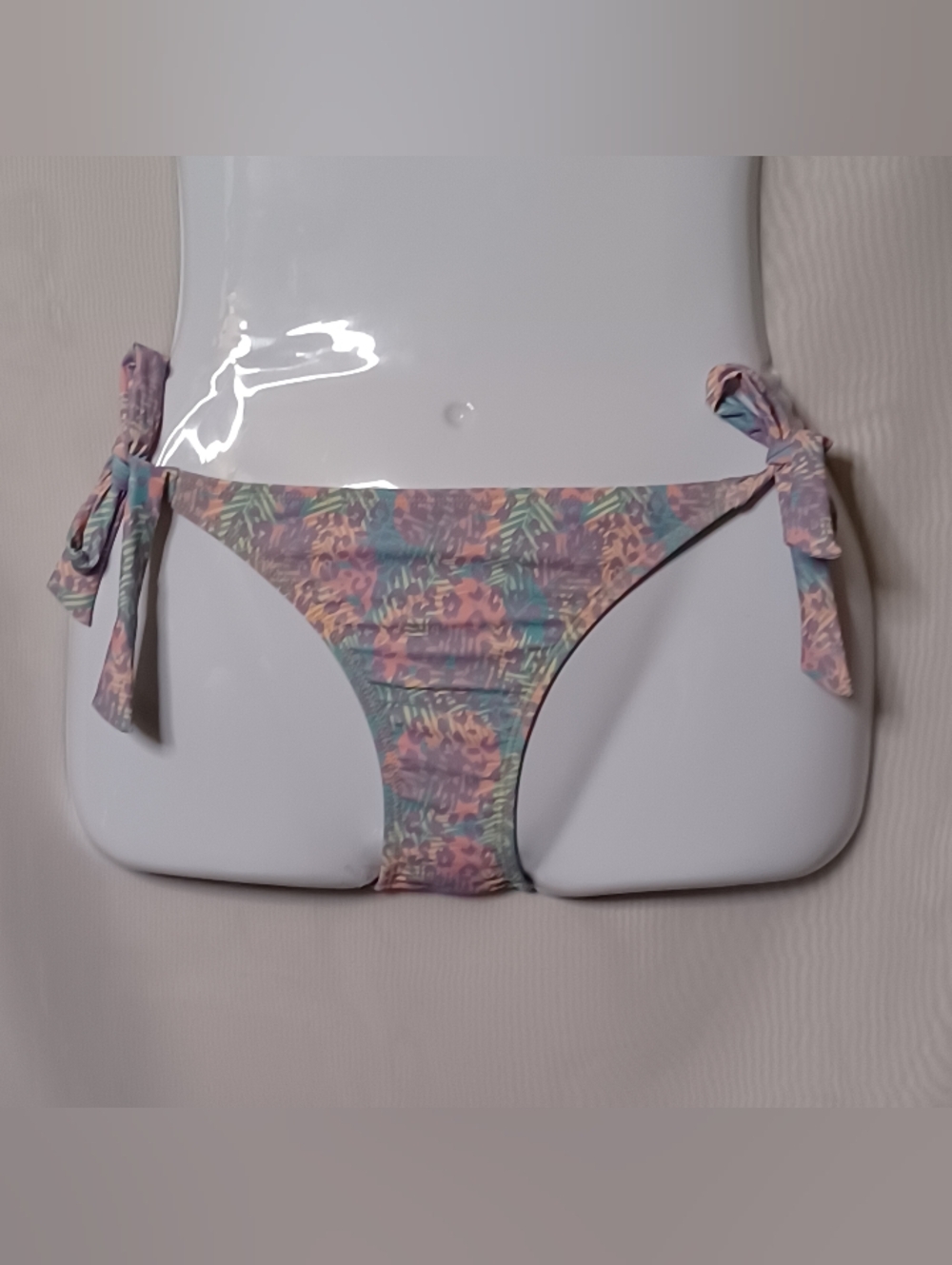 Ingear Women's Multi-Color Floral  Bikini Bottom Swimwear. Size S